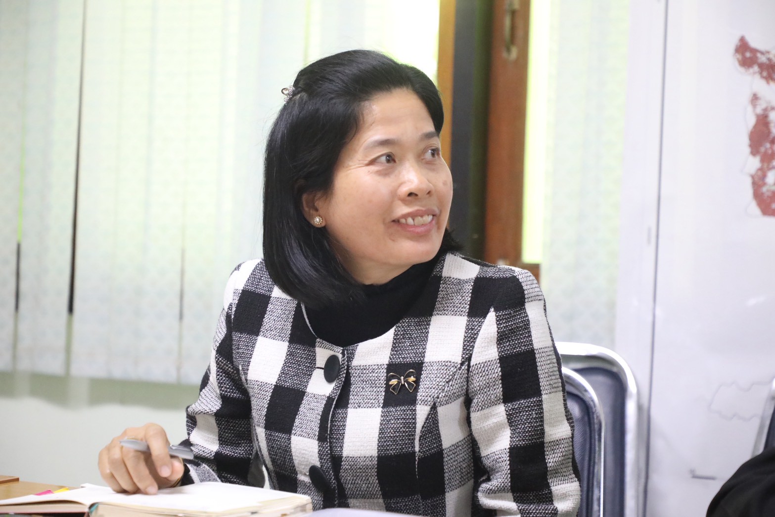 title - เลขาธิการ ส.ป.ก. ตรวจเยี่ยม ส.ป.ก.บุรีรัมย์ ในวาระองคมนตรี เป็นประธานในการเปิดสำนักงานสถานีวิจัยการเกษตรและพัฒนาโครงการหลวงโนนดินแดง ณ จังหวัดบุรีรัมย์